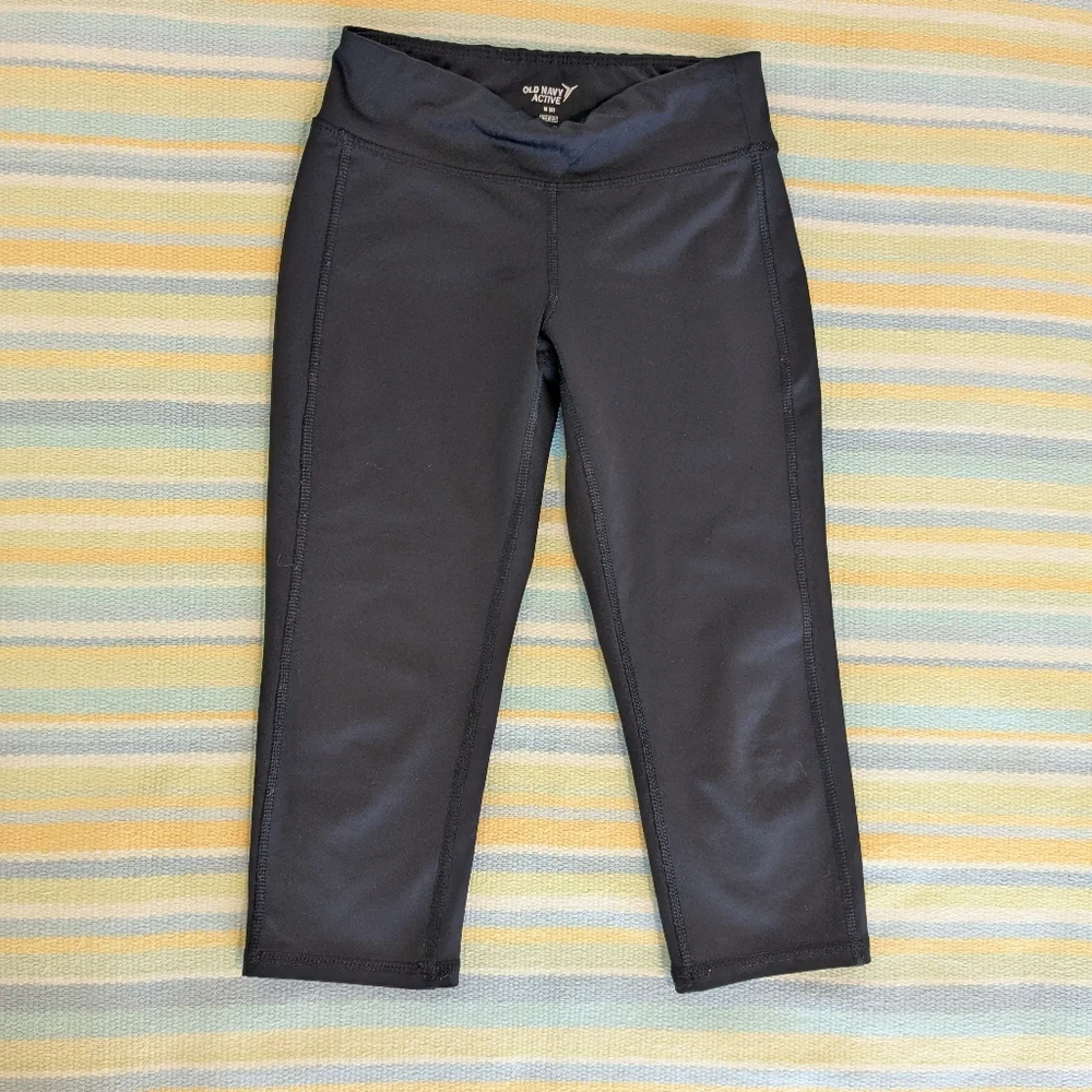 Old Navy Active Black Athletic Cropped Pants Size 8